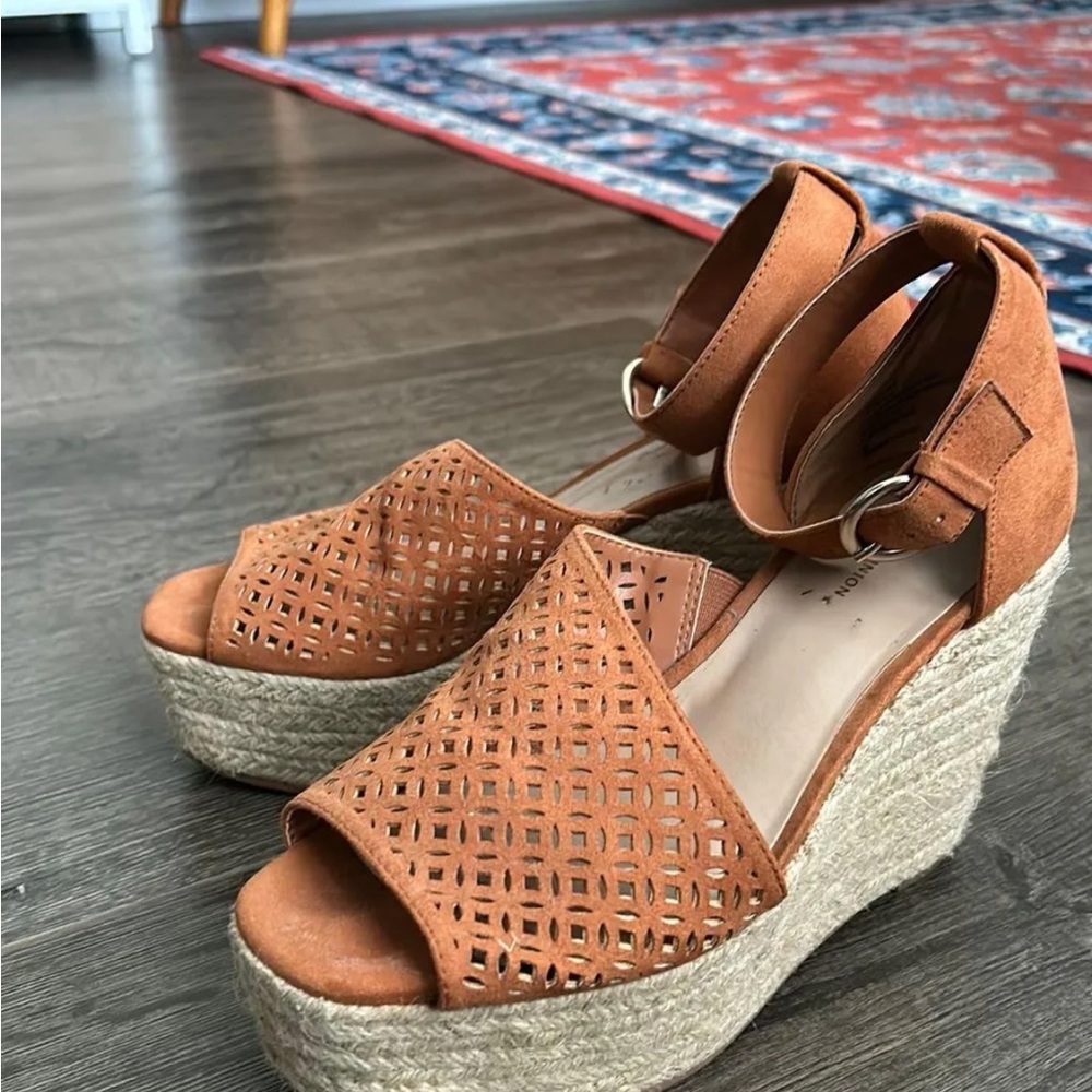 Tan espadrilles - Picture 3 of 3